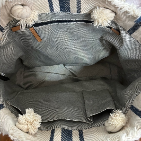 Vince Camato tote - Picture 4 of 5